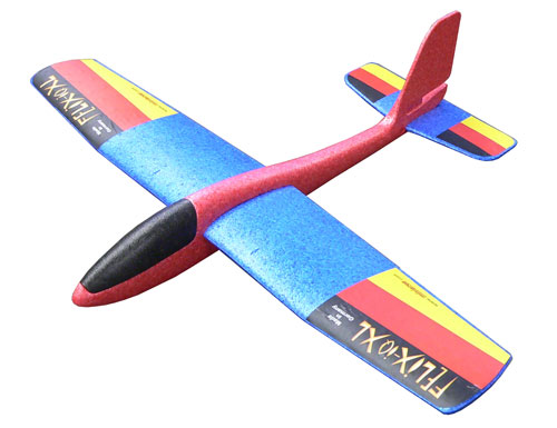 großer Wurfgleiter aus Flexipor, der die Herzen der Kinder erobert. Streckenflug, Looping- oder Kreisflug, nur durch den sekundenschnellen Umbau des Höhenruders lassen sich die verschiedenen Flugmanöver durchführen. Felix IQ XL ist genauso wie sein kleiner Bruder Felix IQ äußerst robust, biegsam und fast unzerstörbar. 