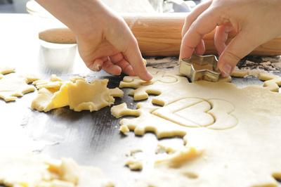 Singen beim Plätzchenbacken