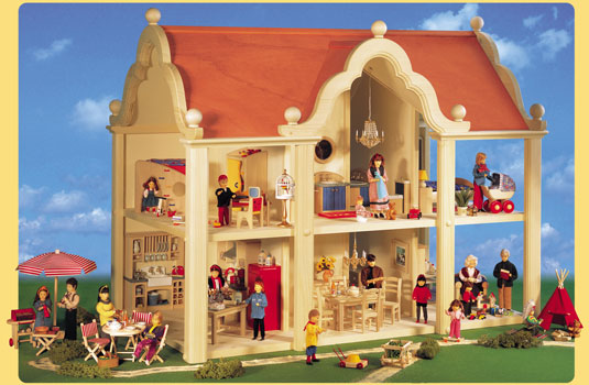 Stimmingsbild vom Bodo hennig Puppenhaus Landhaus Classic, voll eingerichtet und mit Puppenhaus Biegepuppen bewohnt